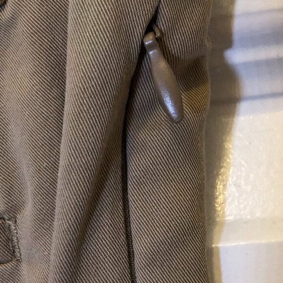 Goodfellow & Co 9" Flat Front Chino Khaki Linden Tech Shorts Size 30 EUC - Picture 4 of 14